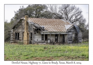 2024-03-08#2222 Derelict House, Hwy 71, Llano to Brady, Texas