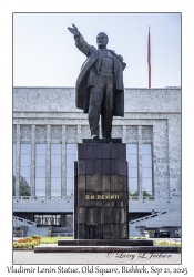 2025-09-21#0014 Vladimir Lenin Statue & State Historical Museum, Old Square, Bishkek, Kyrgyzstan