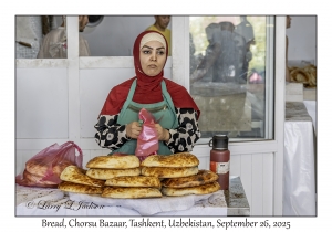 2025-09-26#2031 Bread, Chorsu Bazaar, Tashkent, Uzbekistan