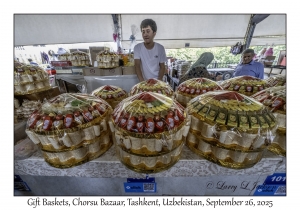 2025-09-26#5245 Gift Baskets, Chorsu Bazaar, Tashkent, Uzbekistan