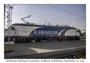 2025-09-27#2122 Train Photo, Uzbekistan Railways Locomotive, Tashkent, Uzbekistan