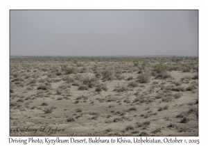 2025-10-01#2815 Driving Photo, Kyzylkum Desert, Bukhara to Khiva, Uzbekistan