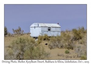 2025-10-01#2868 Driving Photo, Shelter, Kyzylkum Desert, Bukhara to Khiva, Uzbekistan